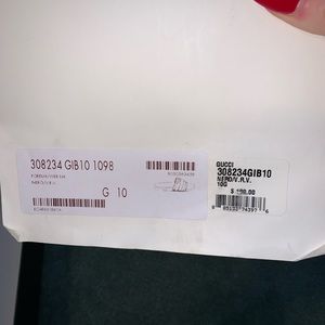 Men’s Gucci flip flops